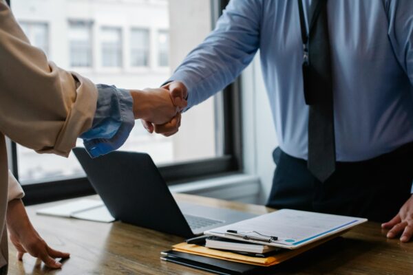 Read more about the article Turning Hurdles into Stepping Stones for Startup Success